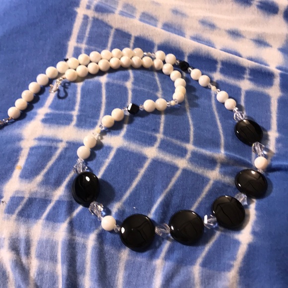 ⬇️ $233  Mother of Pearl & Black Onyx Necklace - Picture 2 of 8